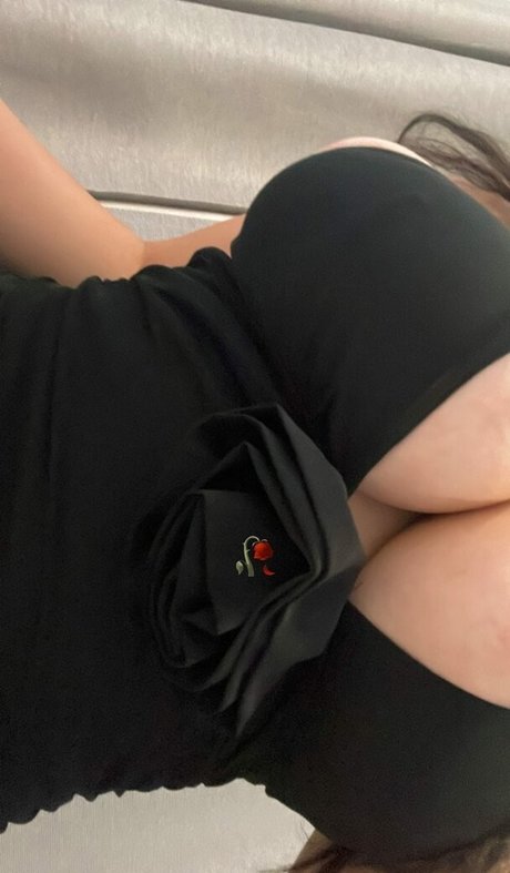 gtnlmts model naked pictures