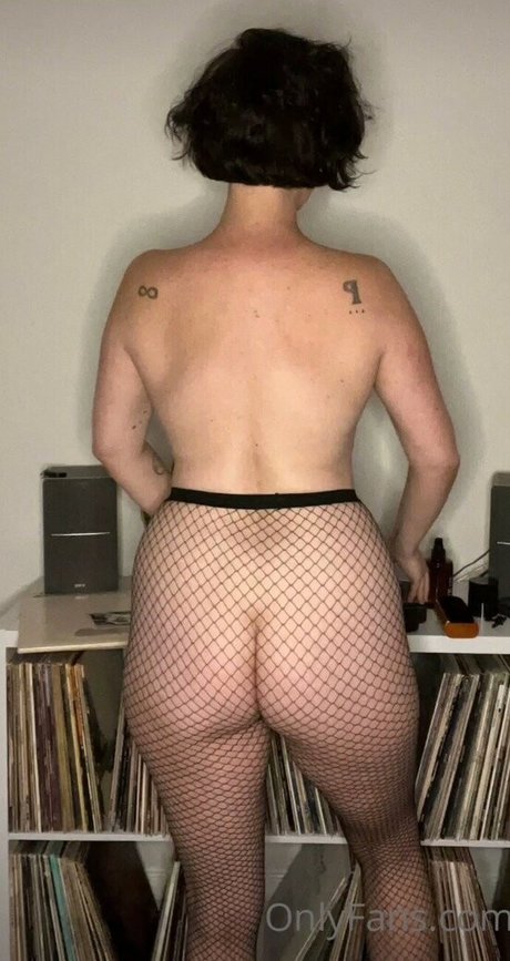 lipstickandlinernotes model porn pictures