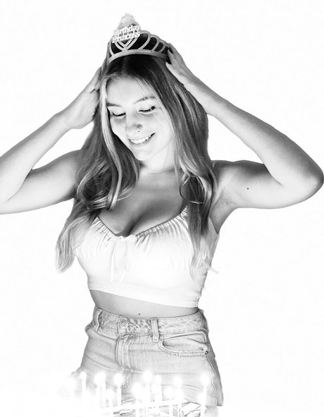 big pussy lips onlyfans sexy images