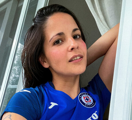 Dino high quality actress photo