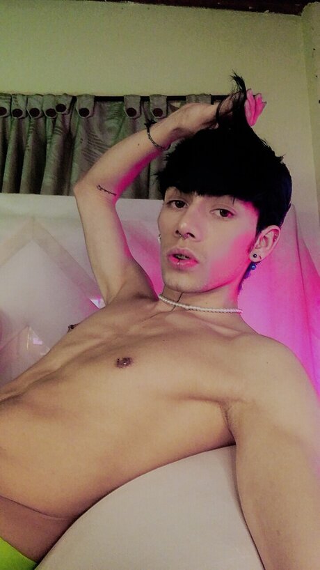 AXELL model hot pics