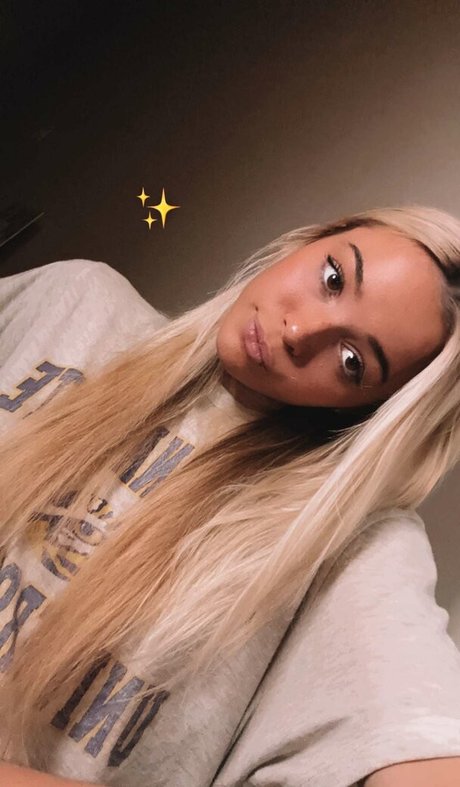 big pussy lips onlyfans xxx picture