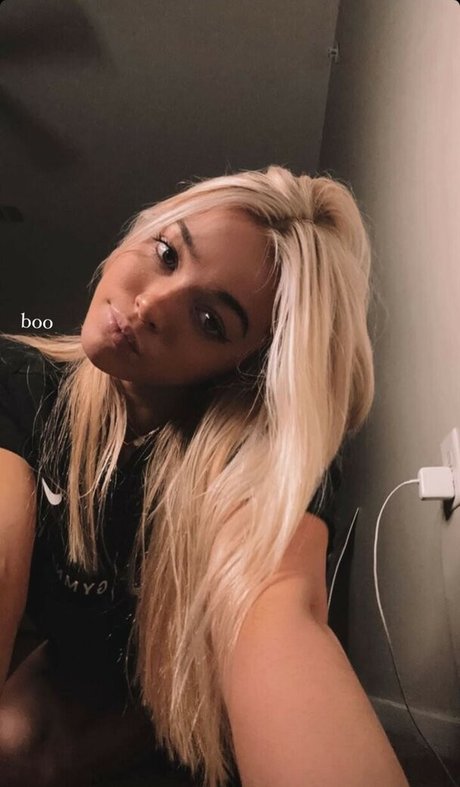 Livvy Dunne pretty pornstar img