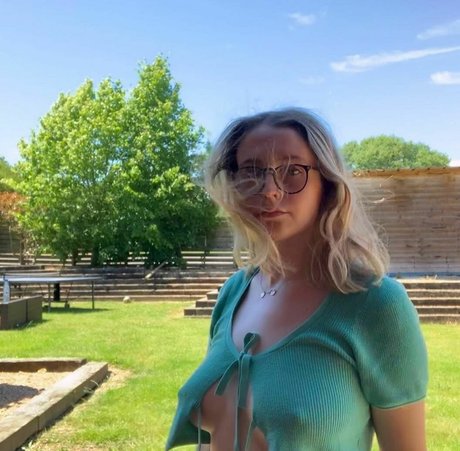 Millllievanillllie best actress photo