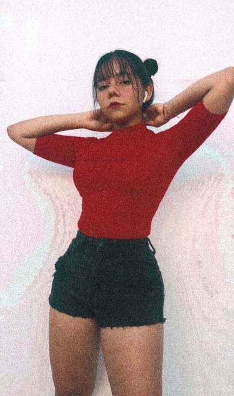 Gretell Flores art actress pic