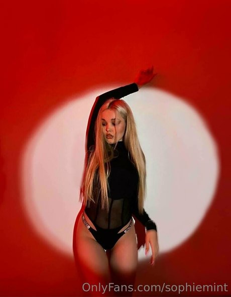 sophiebbface star naked galleries