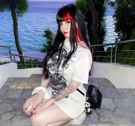 Shini Waifu pornographic model archive