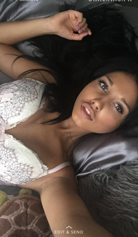 Madelyn Karoub beautiful actress pics