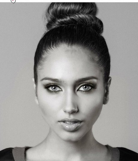 Madelyn Karoub art model images