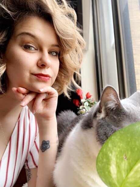 Miss Michasia model hot photo