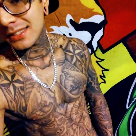 JustSwinging model top pic