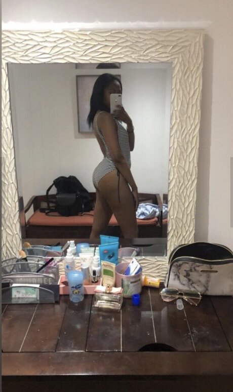 FreakMeBaby sex actress pic