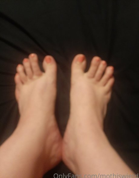 mothisweird naked model pics