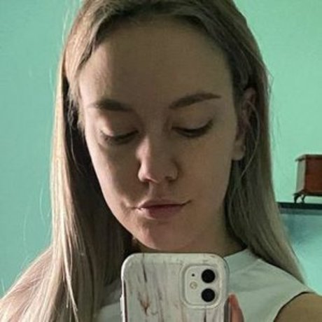 nikkipoof porn model pic