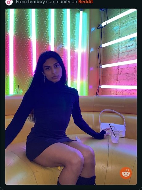 angelakira model erotic images