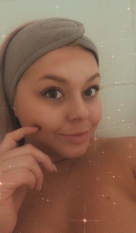 xxxhookedonbrookefree star nudes images