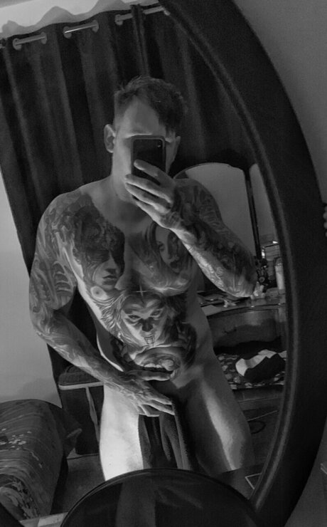 JustmeJulian naked actress picture