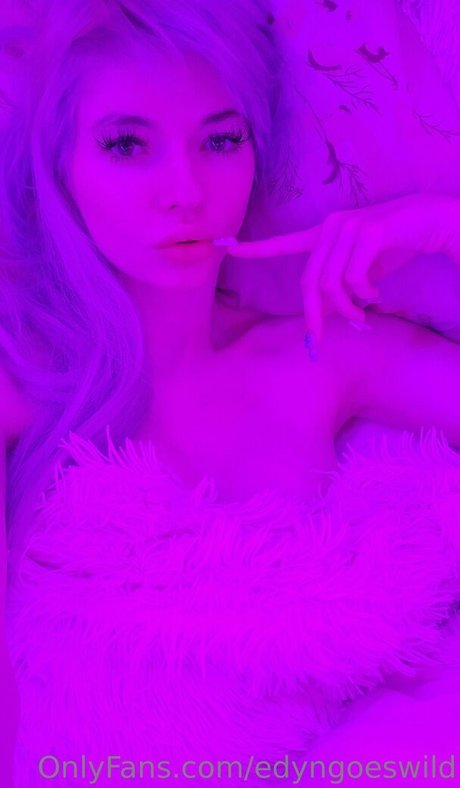 blonde trans onlyfans top pics