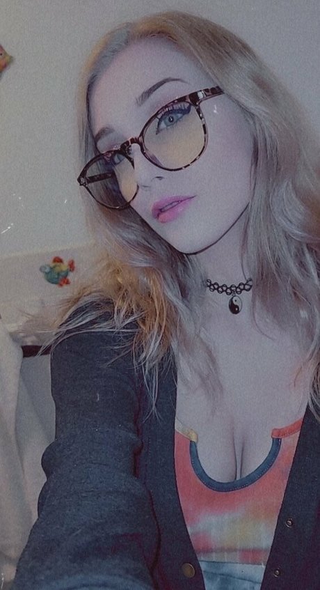 savingmyinsanity sexy star picture