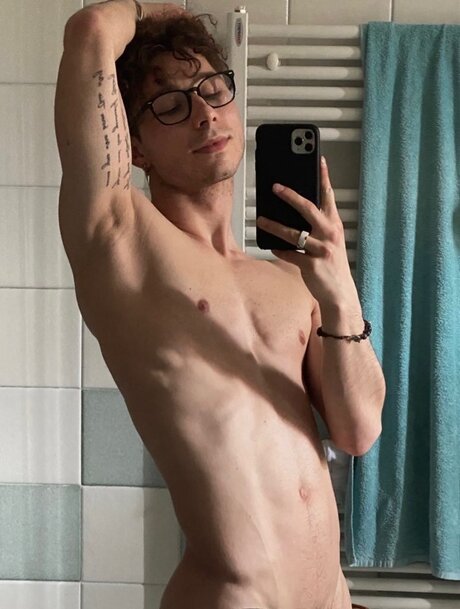 Petit twink adult actress gallery