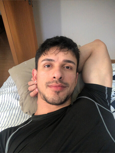 Holer Levi pornstar hd img