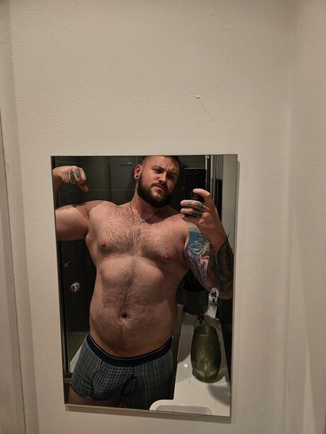 Bigkon nudes star pics