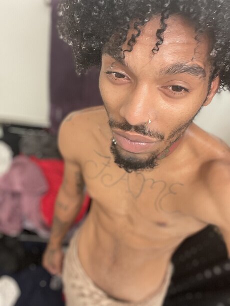 Cinco OHB pornstar erotic pic