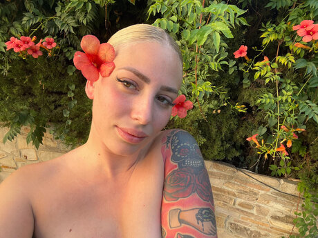 Beaorue naked star pictures