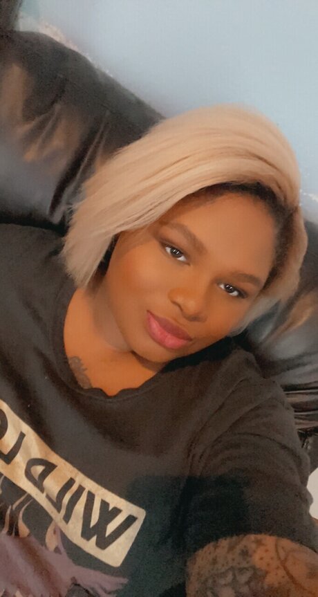 Lillie Roze high quality model img