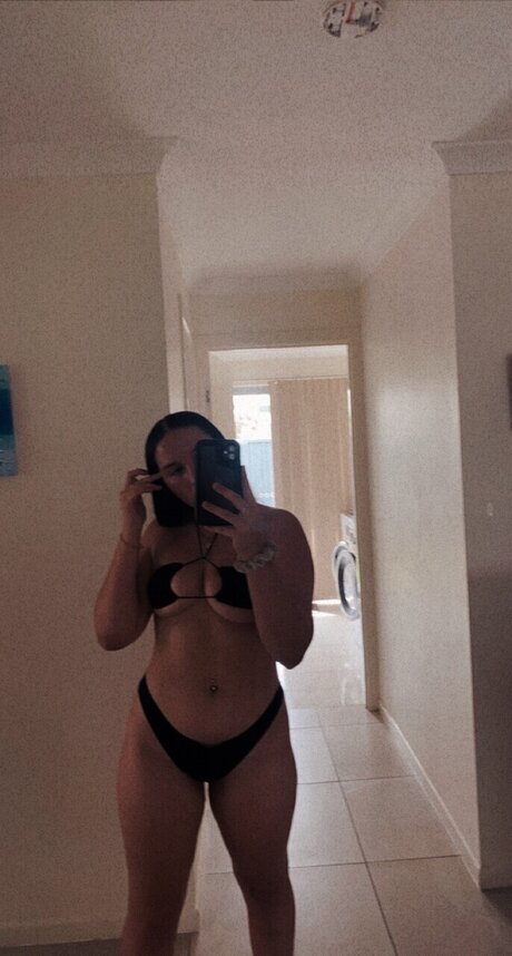 Danielle Noffke model art pics