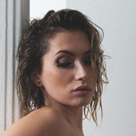 Lysandre Nadeau model art archive