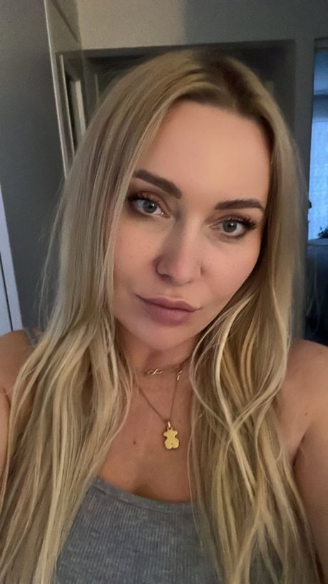 asian young onlyfans sexy nudes picture