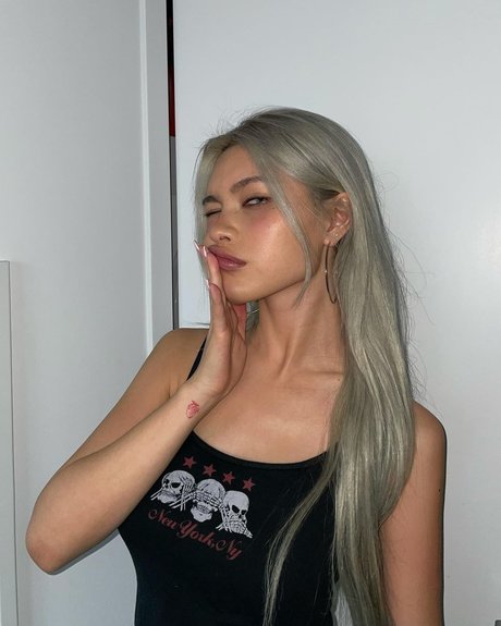 diakimeko erotic star gallery