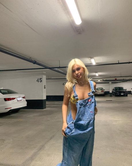 brunette petite onlyfans sex images