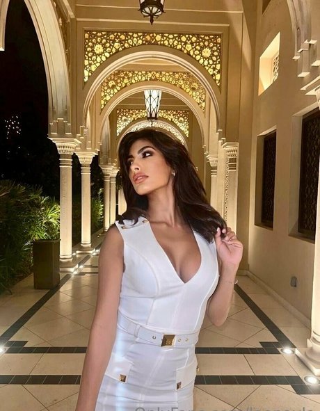 leonayla model best photo