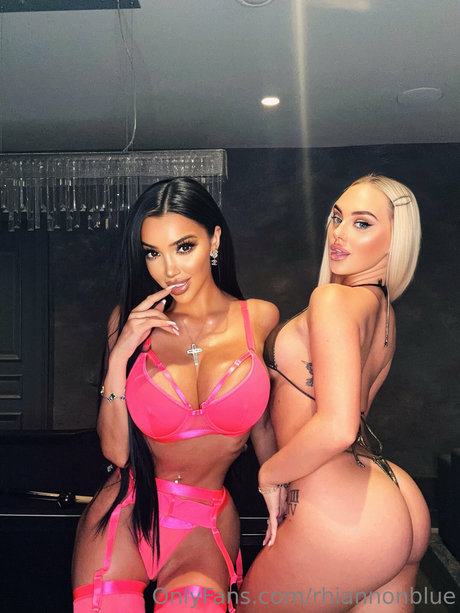 Chloe Khan star nude image