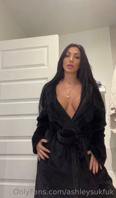 Ashley Suk Fuk erotic pornstar img