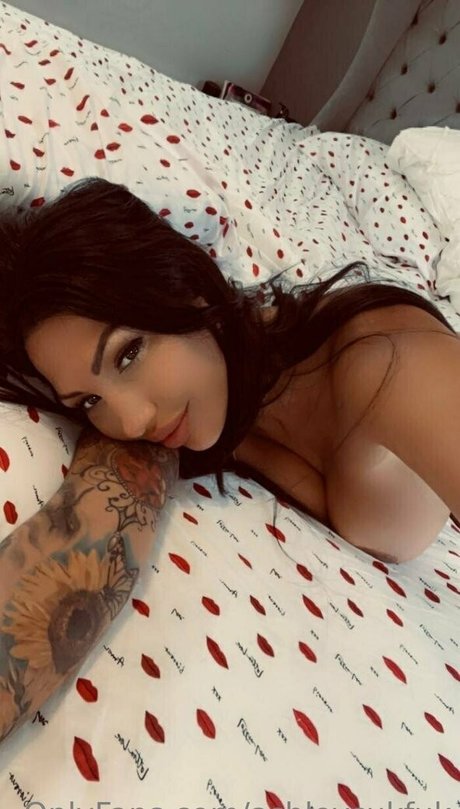 Ashley Suk Fuk perfect star image