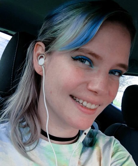 MermaidErin xxx actress pic