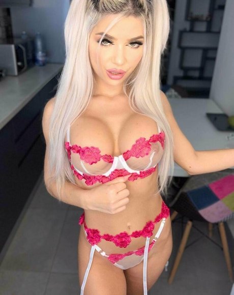 wifebigboobs porn actress photo