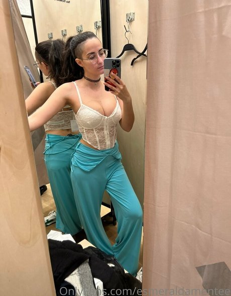 esmeraldamentee best model pictures