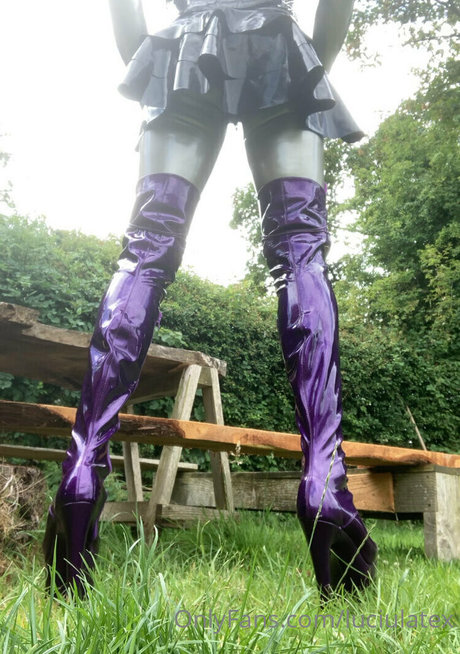 tiny onlyfans top archive