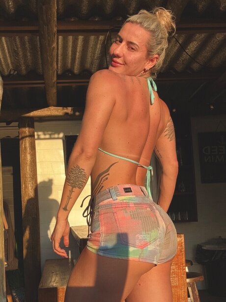 Monikee model top pictures