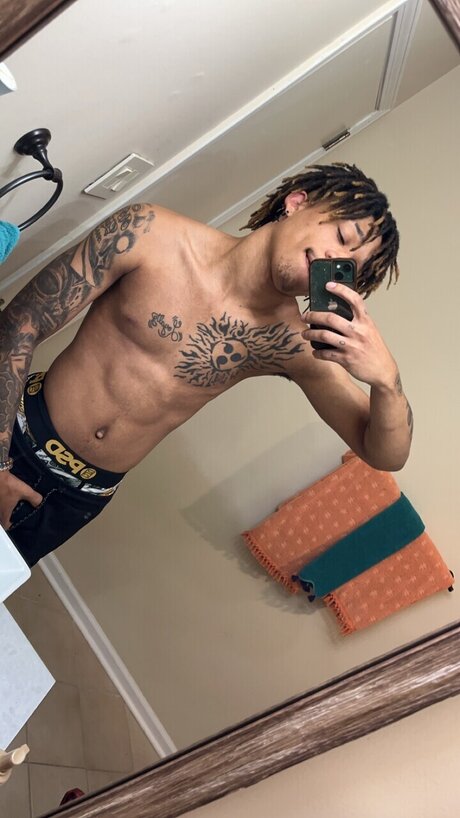 DC10k perfect model photo