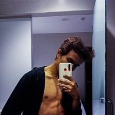 Lucien model top photo