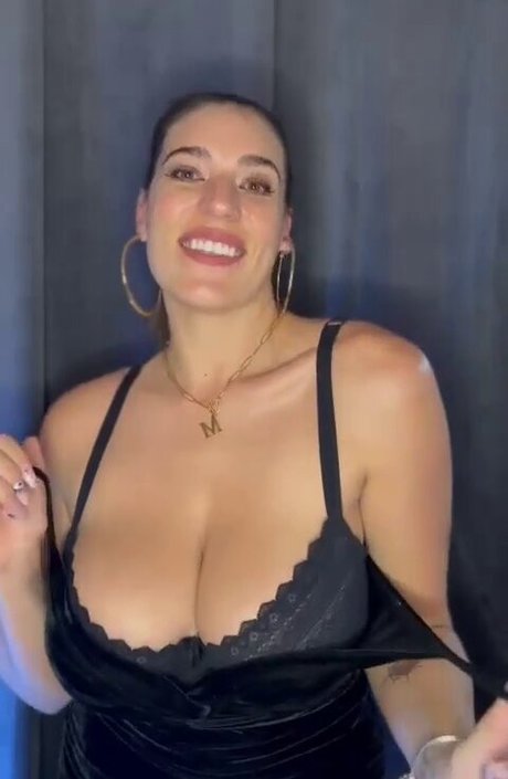 macarena in the sun pornstar naked picture