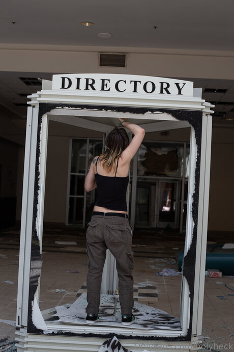 holyheck naked actress pictures