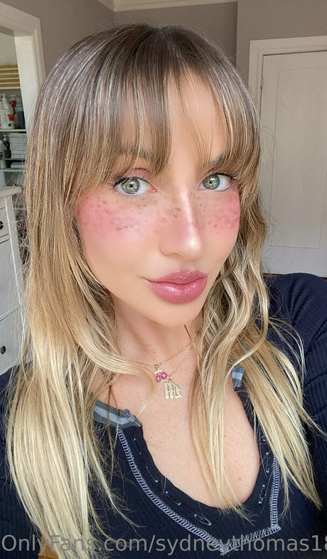 sydneythomas18 sex star pic