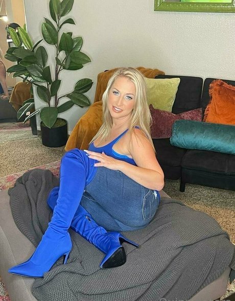 hottest teacher onlyfans top photo