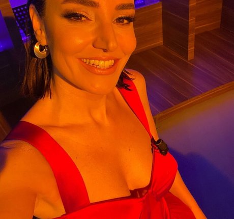 gorgeous milf onlyfans porno picture